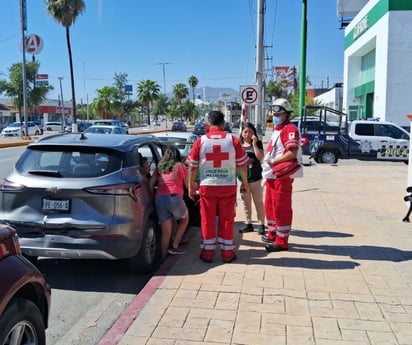 Choque por alcance deja a conductora y tripulantes aturdidos