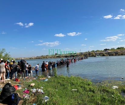 Mas de 2 mil migrantes llegan a Piedras Negras y cruzan hacia Eagle Pass