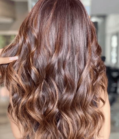 5 ideas de cabello castaño inspiradas en exquisitos postres de chocolate: El color de pelo chocolate es simplemente irresistible: cálido y halagador. Atrévete a lucirlo