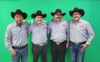 '4x4 un grupo todo terreno' presenta su nuevo tema 'Poquito a poco'