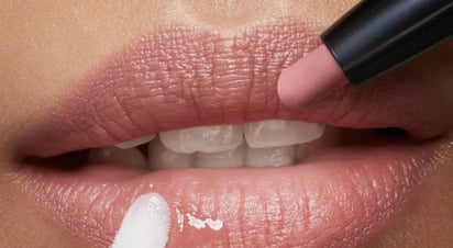 Consejos para evitar que tu labial mate agriete y reseque tus labios: El pintalabios mate se convirtió en un elemento básico en la rutina de belleza de muchas mujeres. Anímate a probarlo