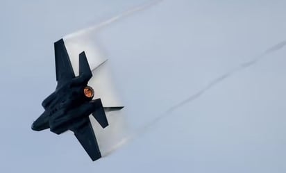 'Un piloto aterrizó en mi patio': Revelan detalles de la llamada al 911 tras la desaparición del caza F-35 en EU