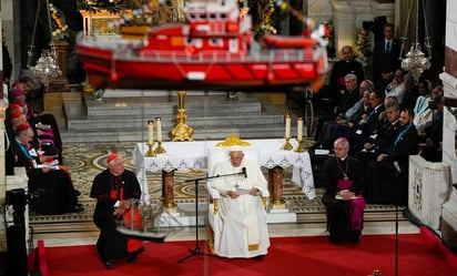 Deber de la humanidad socorrer a los migrantes en el Mediterráneo, afirma papa Francisco