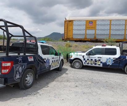 Ladrones frenan tren para saquearlo en Colinas de Santiago