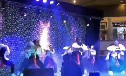 VIDEO: En pleno flow, colapsa escenario y golpea violentamente a bailarines en Colombia