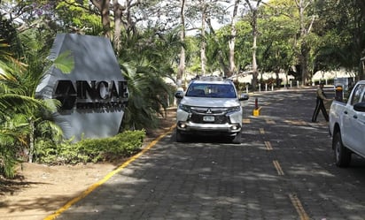 Llueven críticas a Daniel Ortega por cierre de escuela de negocios en Nicaragua