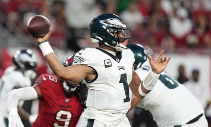 Eagles sigue invicto, la nueva víctima fueron los Buccaneers: 
