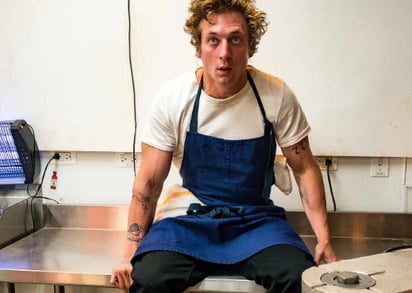 Jeremy Allen White se adentra en la ciencia ficción romántica en este nuevo proyecto: El actor conocido por la exitosa serie \'The bear\' tiene un nuevo proyexto, una película que recuerda a \'Black Mirror\'