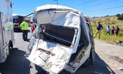 Tráiler embiste a peregrinos sobre carretera Apizaco-Tlaxco; hay 15 lesionados