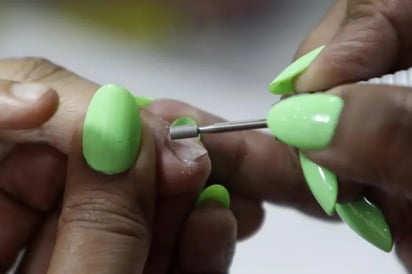 Salud de las uñas: El peligro de la sensibilización a los acrilatos