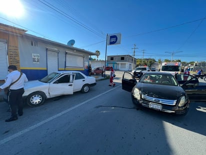 Conductor ignora señal de alto y lo chocan en la Hipódromo 