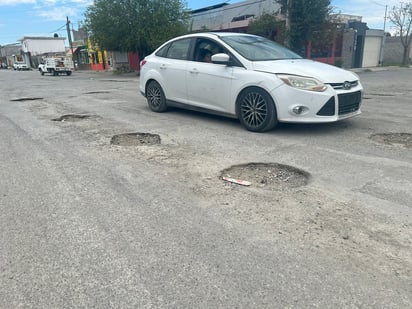 Vecinos se quejan de baches en el Mezquital del Valle