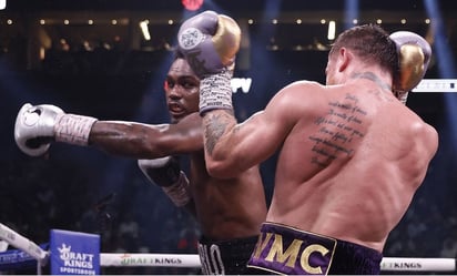 Canelo Álvarez: ¿Qué significan las letras 'VMC' que presumió ante Jermell Charlo?