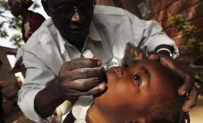 Pakistan busca encarcelar a padres que no lleven a vacunar a sus hijos contra la polio