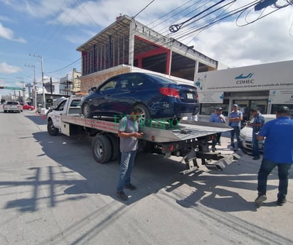 Retiran de circulación a taxista de aplicación 