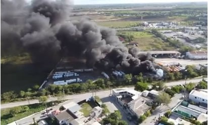 Explotan 3 pipas en Matamoros; evacuan a más de 700 alumnos y familias