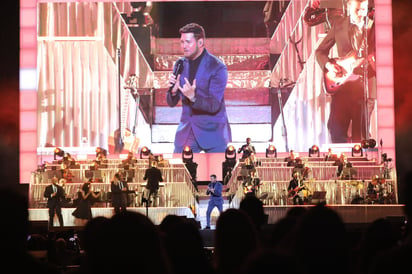 Michael Bublé cautiva a los regios en la Arena Monterrey