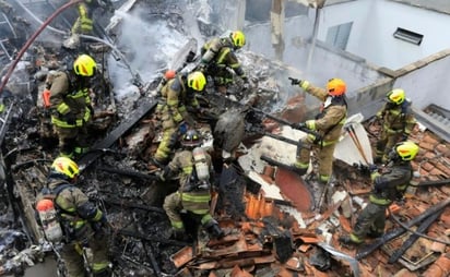 Una avioneta se estrella contra el techo de una casa en Oregón y deja dos muertos