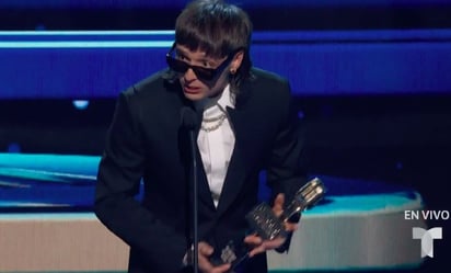 Peso Pluma le dedica su primer premio Billboard a México