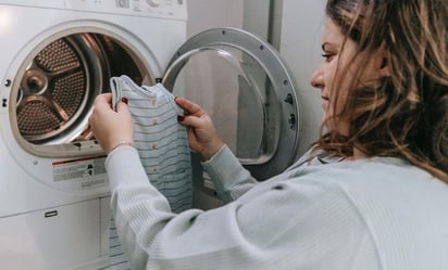 Cómo quitar las manchas de aceite de la ropa