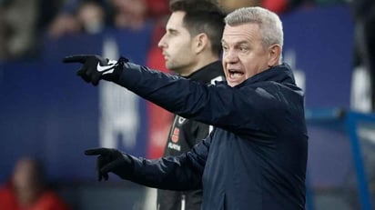 A Javier Aguirre le llueven elogios del técnico del Valencia