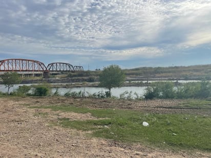 Realizan limpieza en la ribera del Río Bravo 