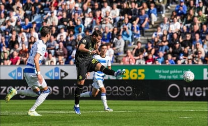 Santiago Giménez brilla con doblete y da el triunfo al Feyenoord ante el Zwolle