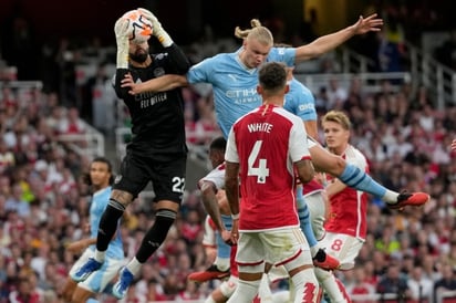 Arsenal gana contra el Manchester City y comparte el liderato de la Premier League con el Tottenham