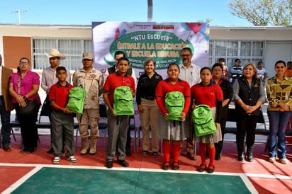 Reciben brigada en tele secundaria Tierra y Libertad 