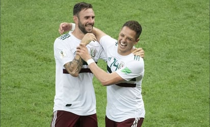 Chicharito Hernández dedica emotivo mensaje a Miguel Layún tras anunciar su retiro