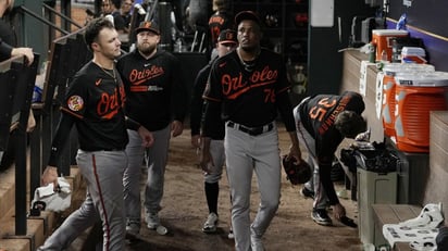 Rangers barrren a Orioles y avanzan a la Serie de Campeonato de la Liga Americana por primera vez desde 2011