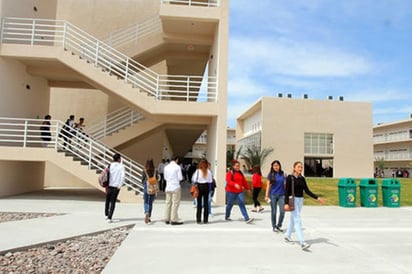 Atiende UAdeC quejas en la Preparatoria 1