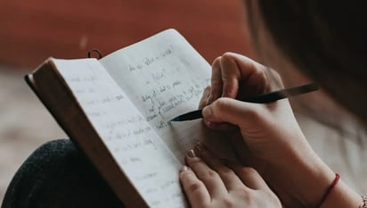 La pequeña María desea seguir estudiando pese a su condición mental; su madre solicita apoyo