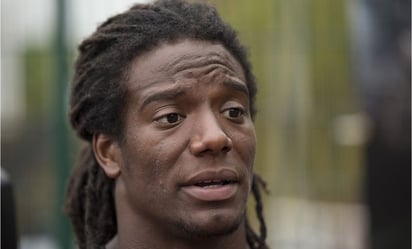 Sergio Brown, exjugador de la NFL es arrestado por presunto asesinato de su madre