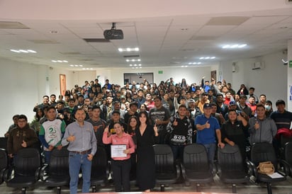 Reciben estudiantes de la UTNC platicas sobre la salud mental 