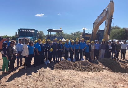 Colocan primera piedra del edifico del Border Federal Credit Union