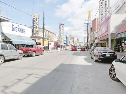 Comercio estancado por AHMSA sin pagar ni operar