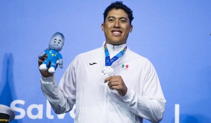 “Siempre orgulloso de portar la bandera más hermosa del mundo”, Carlos Sansores