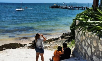 Eclipse anular de sol, atestiguado en playas, zonas arqueológicas y planetarios de Quintana Roo