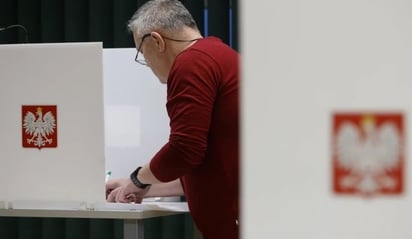 Oposición proeuropea se impone en elecciones en Polonia, según sondeos