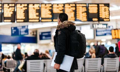 ¿Por qué no debes utilizar los conectores USB de los aeropuertos?