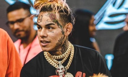 Tekashi 6ix9ine es detenido y fichado por la policía dominicana tras golpiza a productores