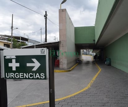 Obreros se emplean como guardias del IMSS