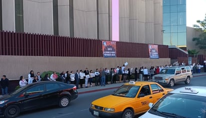 Manifestantes: López Obrador  viola la división de poderes