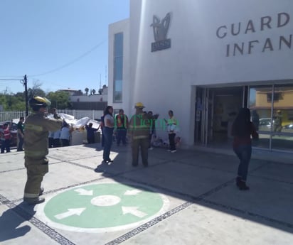 Guardería del IMSS vive simulacro por incendio 