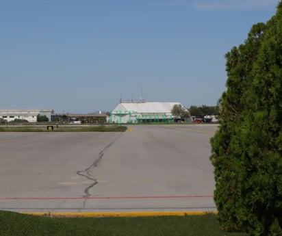 Aeropuerto de AHMSA cierra; liquidan a personal de ANTAIR