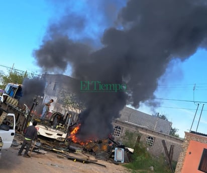 Vecinos de la colonia Occidental alarmados por incendio en chatarrera clandestina