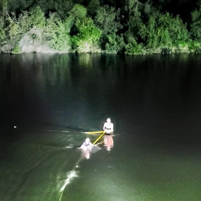 Migrantes son salvados de morir ahogados en el río