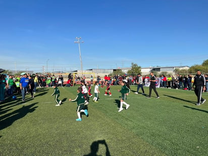 Inicia torneo de futbol infantil 