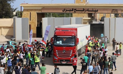 Ayuda entregada a Gaza es insuficiente y debe llegar combustible, dice Médicos Sin Fronteras